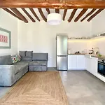 Svolis Townhouse - Urban Oasis With Pool & Garden Karystos (Evia)