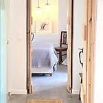 Svolis Townhouse - Urban Oasis With Pool & Garden *