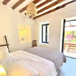 Svolis Townhouse - Urban Oasis With Pool & Garden Karystos (Evia)