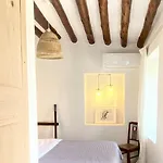 Holiday home Svolis Townhouse - Urban Oasis With Pool & Garden *
