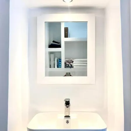 Svolis Townhouse - Urban Oasis With Pool & Garden בית נופש קריסטוס