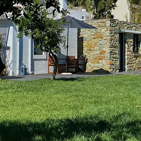 Urban Oasis: Stone House With Pool & Garden Semesterbostad Karystos (Evia)