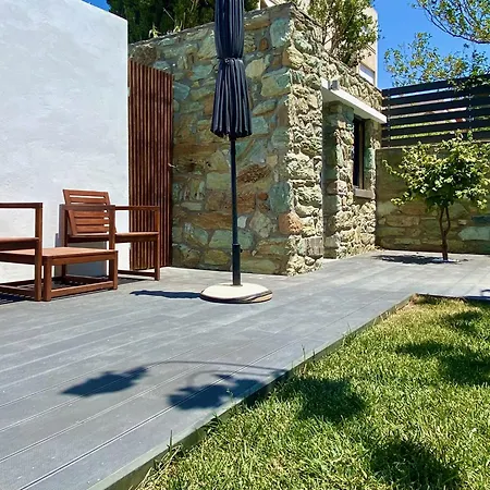 Urban Oasis: Stone House With Pool & Garden Semesterbostad Karystos (Evia)